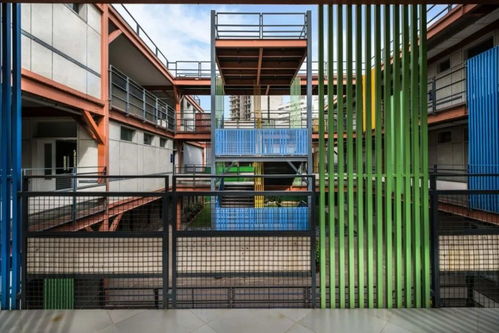 印度Manaskriti金屬架空學(xué)校 中小學(xué)建筑設(shè)計中的金屬附件與架座創(chuàng)新應(yīng)用